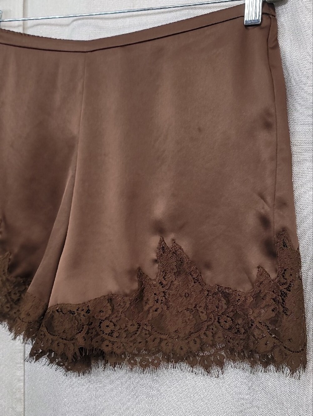 Reformation Fern Satin Lace Shorts Size Large - Picture 6 of 9